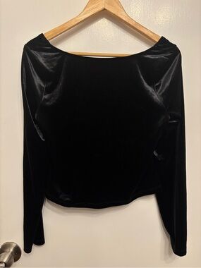 wild fable Black Velour Boatneck Long-Sleeve Open Back Top